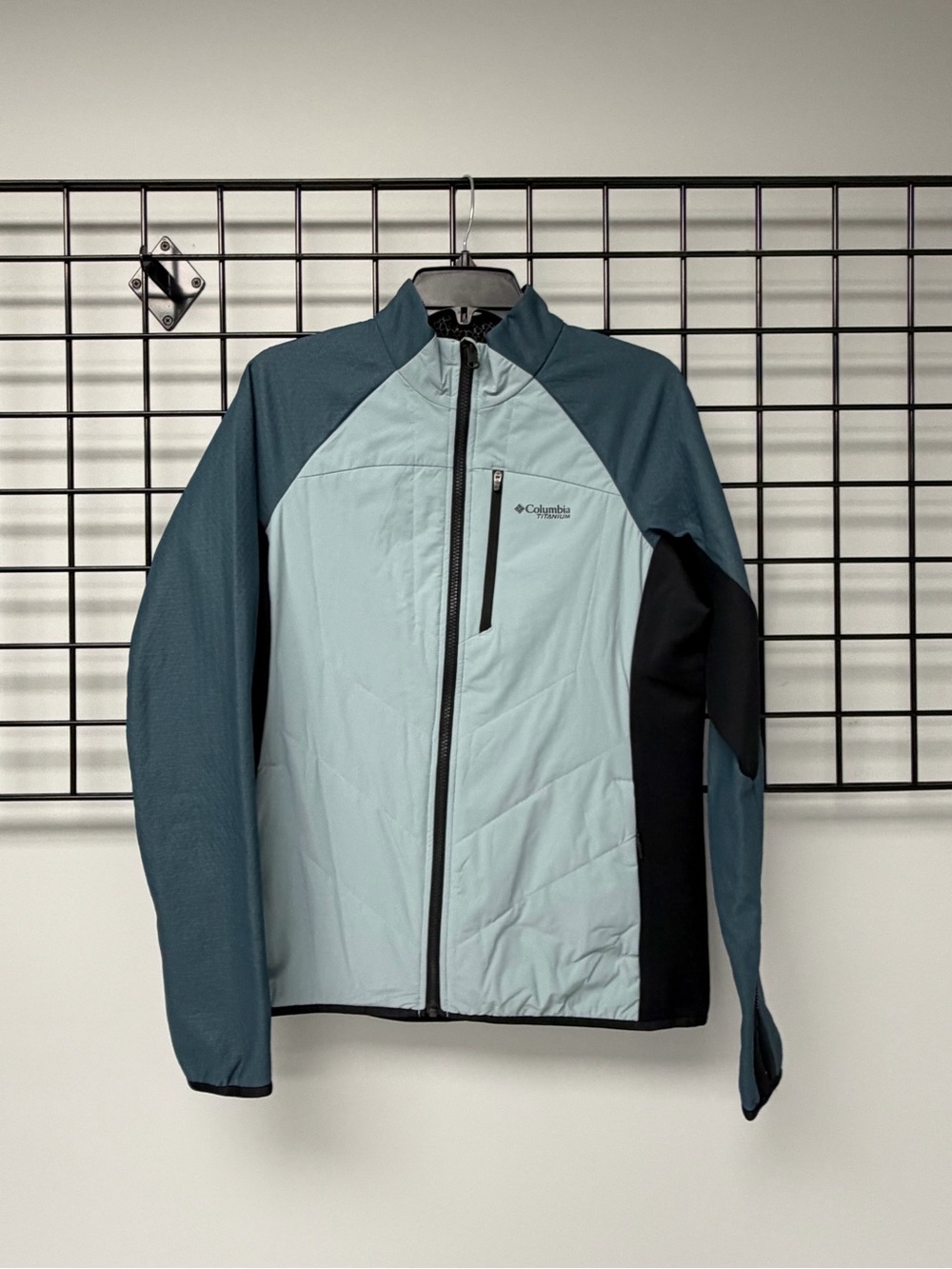 Columbia Men's Light Blue, Teal & Black Performance Jacket